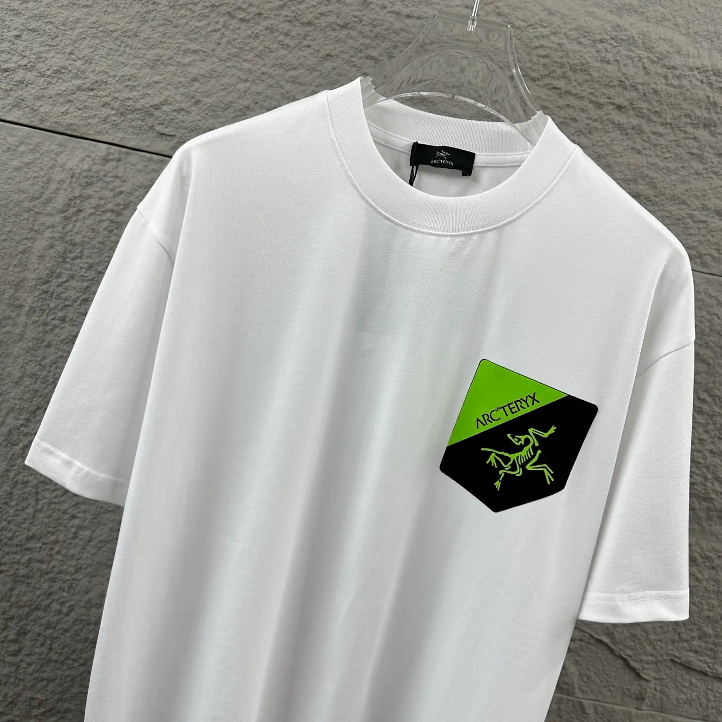 ARC'TERYX* * 2026 New Arrival Classic T Same Style ：Black White Size： S （90-130 ） M （120-150 ） L （140-165 ） XL （160-180 ） XXL （180 ）